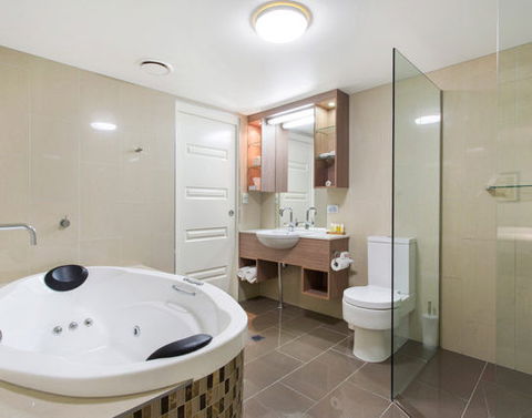 CBD Executive Apartments - Accommodation Broome 10