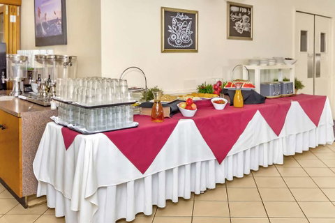 Comfort Inn & Suites Goodearth - Accommodation Broome 9