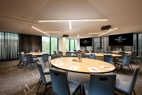 Crowne Plaza Adelaide - Accommodation Broome 8