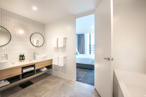 Crowne Plaza Adelaide - Accommodation Broome 11