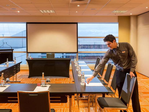 PARKROYAL Melbourne Airport - Accommodation Broome 9