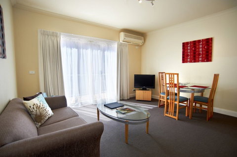 Quest on St Kilda Rd - Accommodation Broome 2