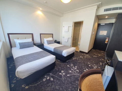 Burke & Wills Hotel - Accommodation Broome 1