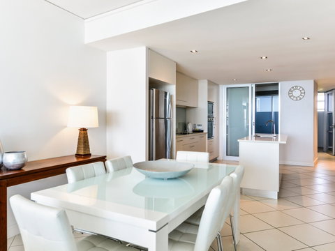 Grand Mercure Apartments Bargara - Accommodation Broome 3