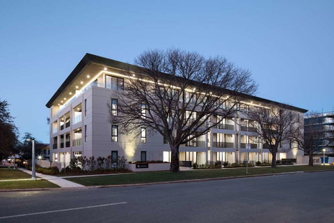 Knightsbridge Canberra - Accommodation Broome 0