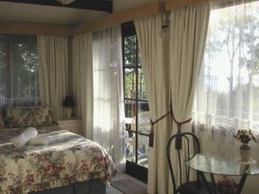 Chalet Swisse Spa - Accommodation Broome 1