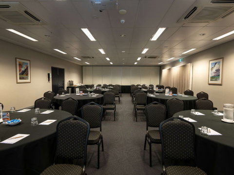 Novotel Darwin Airport Hotel - Accommodation Broome 5