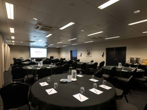 Novotel Darwin Airport Hotel - Accommodation Broome 9