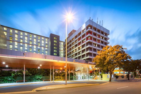 H on Smith Hotel - Accommodation Broome 0