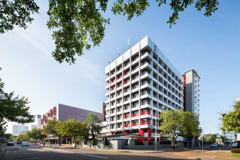 H on Smith Hotel - Accommodation Broome 1