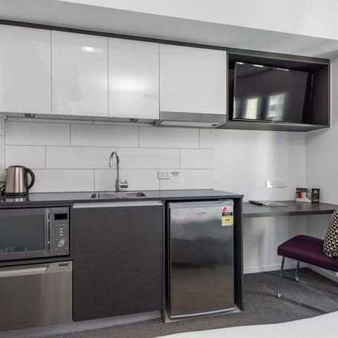 H on Mitchell Apartment Hotel - Accommodation Broome 1