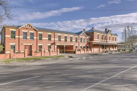 Lake Inn Ballarat - Accommodation Broome 0