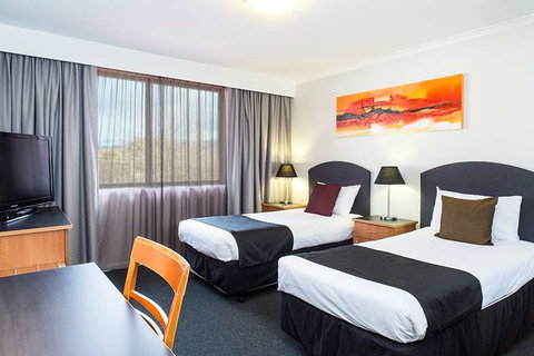 Alpha Hotel Canberra - Accommodation Broome 2