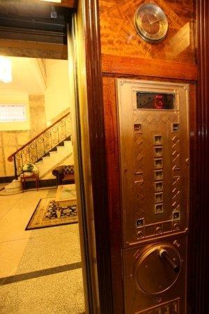 ULTIQA Rothbury Hotel - Accommodation Broome 1