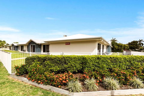 Econo Lodge Beachside - Accommodation Broome 1