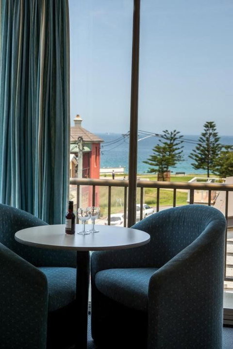 Alloggio Newcastle Beach Hotel - Accommodation Broome 1