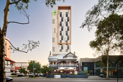 Holiday Inn West Perth - Accommodation Broome 1