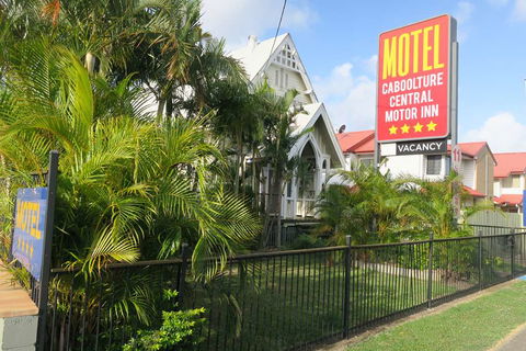 Caboolture Central Motor Inn, SureStay Collection - Accommodation Broome 1