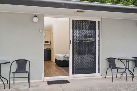 Caboolture Central Motor Inn, SureStay Collection - Accommodation Broome 12