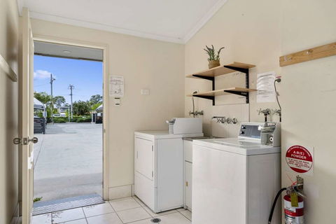 Caboolture Central Motor Inn, SureStay Collection - Accommodation Broome 17