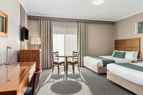 Quality Hotel Dickson - Accommodation Broome 1