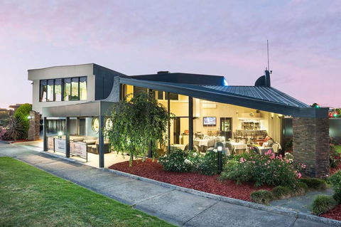 Best Western Mahoneys Motor Inn - Accommodation Broome 1