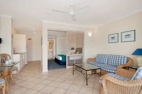 Macrossan House Boutique Holidays Apts - Accommodation Broome 2