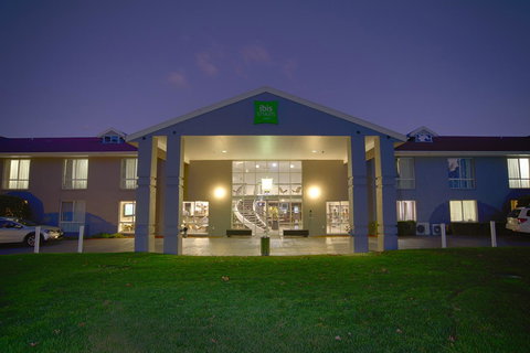 Ibis Styles Canberra - Accommodation Broome 5