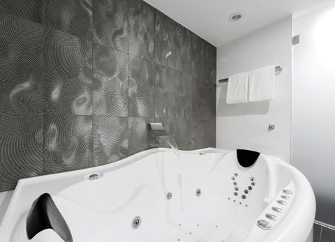 Avenue Hotel Canberra - Accommodation Broome 4