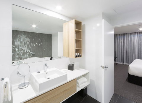 Avenue Hotel Canberra - Accommodation Broome 11