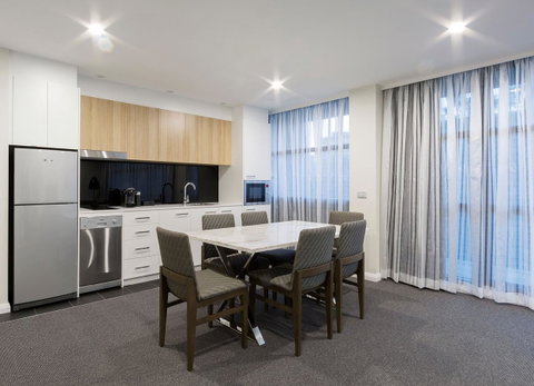 Avenue Hotel Canberra - Accommodation Broome 9