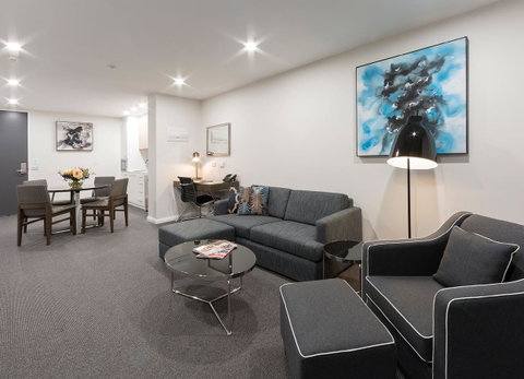 Avenue Hotel Canberra - Accommodation Broome 2