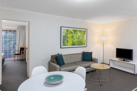 Adina Serviced Apartments Canberra Kingston - Accommodation Broome 2