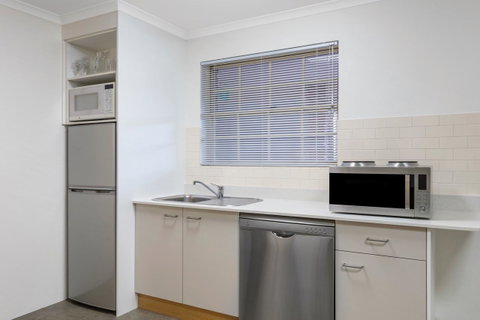 Adina Serviced Apartments Canberra Kingston - Accommodation Broome 3