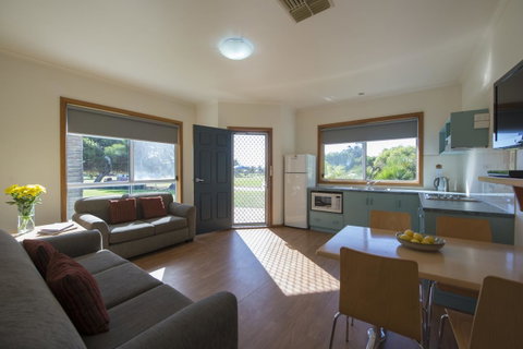 The Retreat West Beach Parks - Accommodation Broome 23