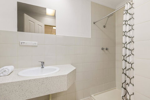 Cosmo On Bank - Accommodation Broome 13