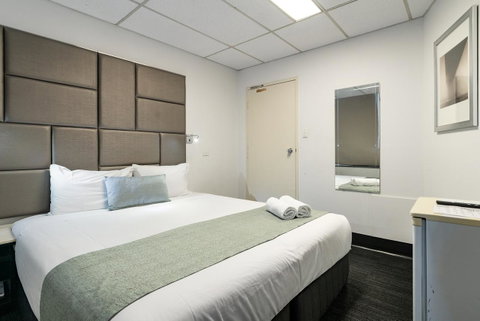 Cosmo On Bank - Accommodation Broome 11