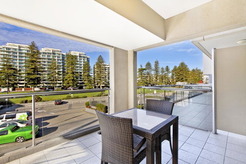 Glenelg Beach Studio - Accommodation Broome 5