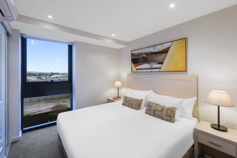 IStay Precinct Adelaide - Accommodation Broome 1