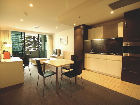 Oaks Glenelg Liberty Suites - Accommodation Broome 27