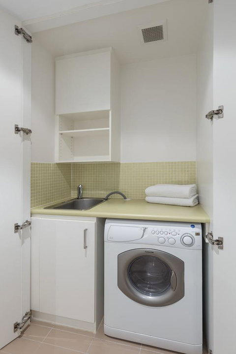 Oaks Glenelg Liberty Suites - Accommodation Broome 29