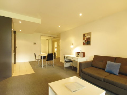 Oaks Glenelg Liberty Suites - Accommodation Broome 22