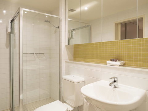 Oaks Glenelg Liberty Suites - Accommodation Broome 23