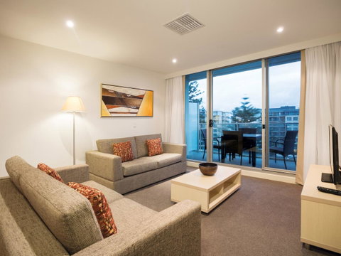 Oaks Glenelg Liberty Suites - Accommodation Broome 16