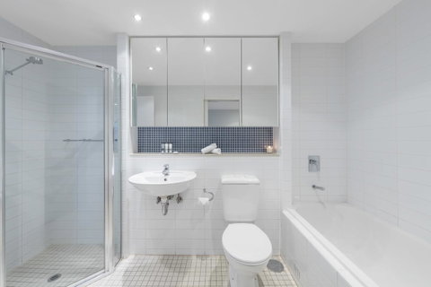 Oaks Glenelg Liberty Suites - Accommodation Broome 32