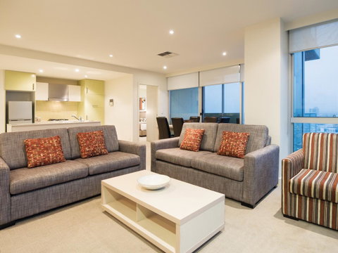 Oaks Glenelg Liberty Suites - Accommodation Broome 25