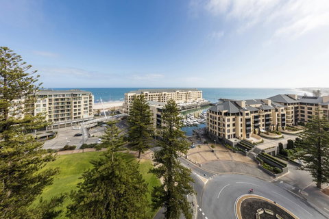 Oaks Glenelg Liberty Suites - Accommodation Broome 17