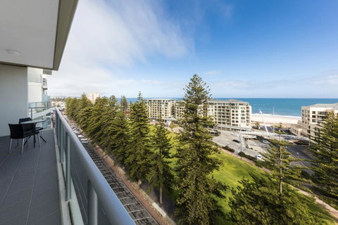 Oaks Glenelg Liberty Suites - Accommodation Broome 13