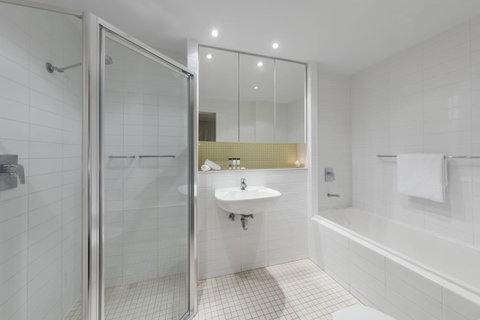 Oaks Glenelg Liberty Suites - Accommodation Broome 28