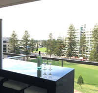 Beachside Luxury getaway in Glenelg - Accommodation Broome